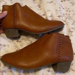 Girls ankle boots cognac size 3
